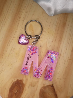 Chaveiro inicial letra em resina personalizado com nome