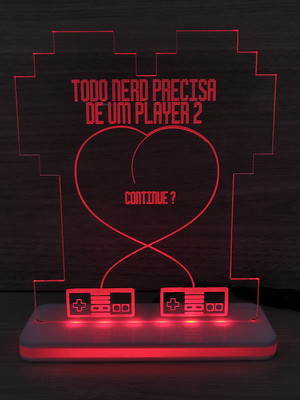 Luminária led todo nerd precisa de um player 2