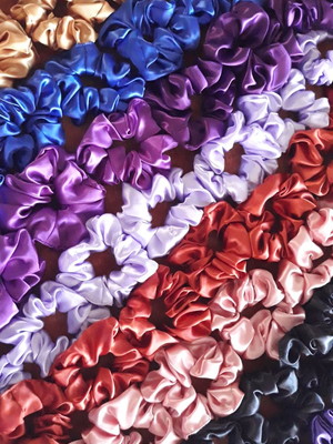 10 scrunchies/xuxinhas de cetim antifrizz revenda atacado