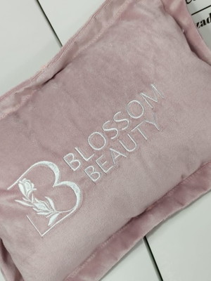 Travesseiro personalizado com logomarca bordada rosé