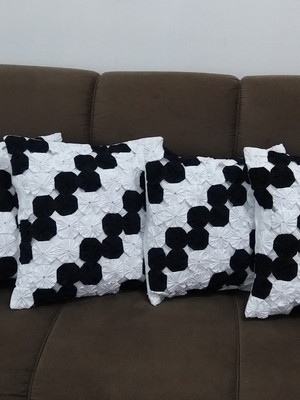 Kit com 04 capas para almofadas de fuxicos artesanal
