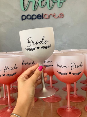 Taças personalizadas para chá de lingerie noiva e madrinhas