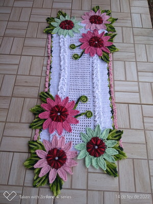 Trilho de mesa flores