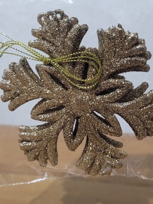 Pendente de floco de neve dourado