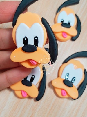Aplique pluto em biscuit