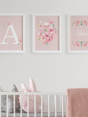 Quadros para quarto de bebê menina flores e inicial do nome