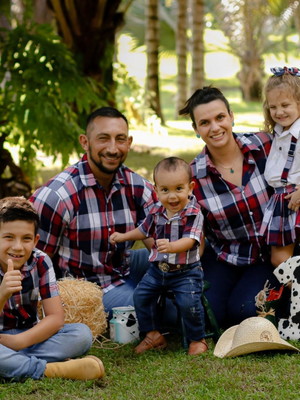 Camisa xadrez azultal pai tal mãe tal filho