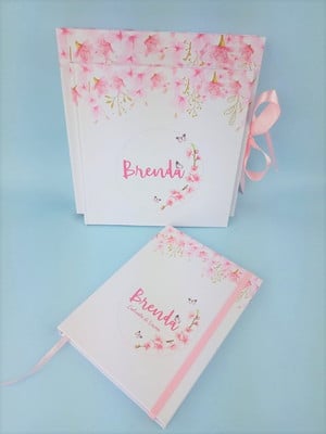Livro do bebê e caderneta de vacina floral