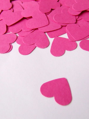 1000 corações de papel scrapbook 1,5 cm - mini coração