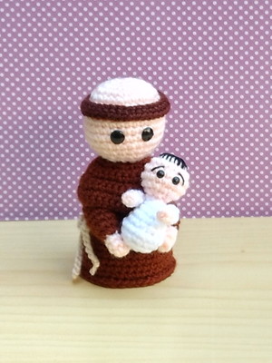 Santo antônio amigurumi