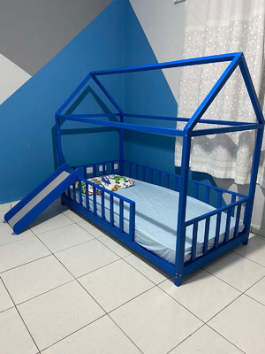 Cama casinha com escorregador e pintura (solteiro)