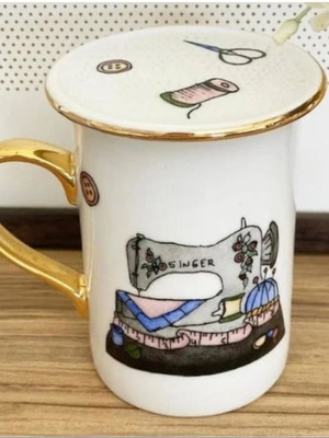 Caneca com tampa costurinha
