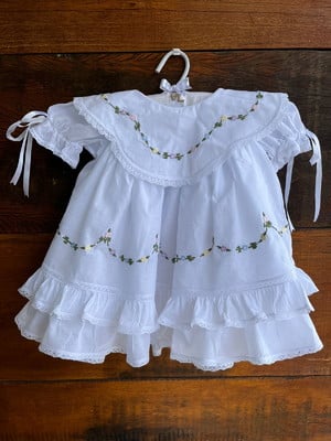 Vestido bordado a mao com renda paraiba