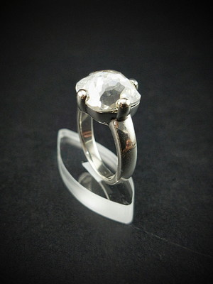 Anel de prata 925 com zircônia.