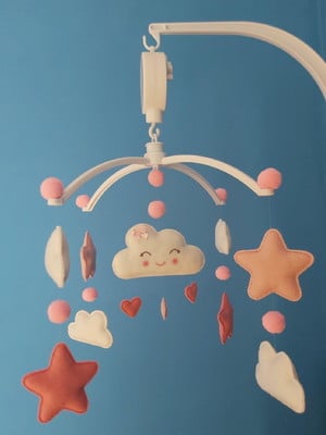 Móbile para berço musical giratório chuva de amor