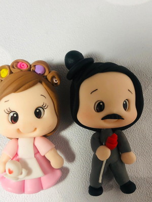 Imã dona florinda e professor em biscuit