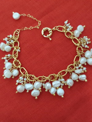 Pulseira de pérolas naturais