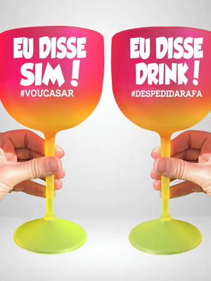 Taça de gin degradê eu disse sim e eu disse drink