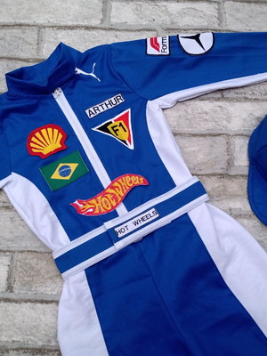 Macacão piloto hot wheels royal com branco