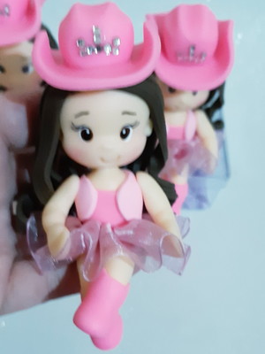 Aplique country cowgirl em biscuit.