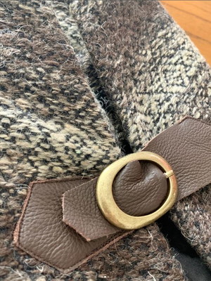 Cape coat - capa tweed (tipo lã grossa) marrom mescla c/ fiv