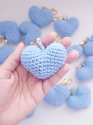 Chaveiro coração amigurumi