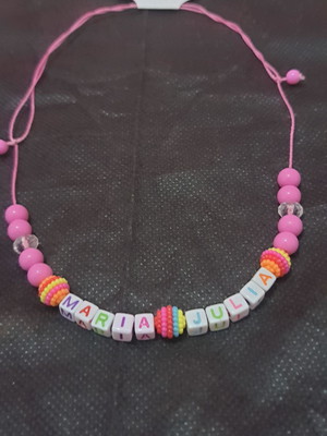 Colar infantil com nome