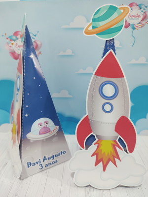 Pirâmide 3d - astronauta