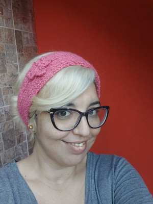 Headband em tricô com flor