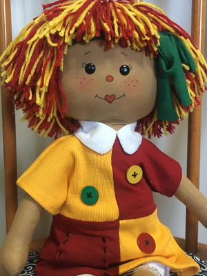 Boneca emília de pano