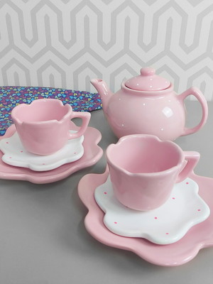 Conjunto de porcelana rosa poá