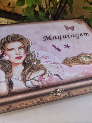 Caixa de maquiagem em mdf decorado