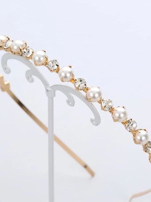 Tiara pérolas e strass