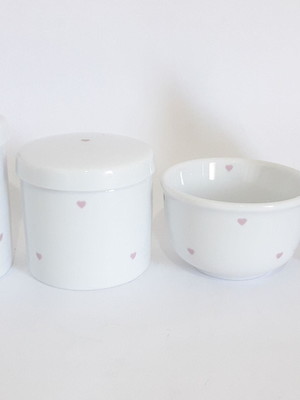 Kit higiene bebê porcelana mini coração rosa 4 pçs