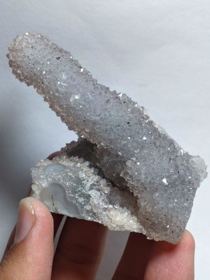 Pinha com microcristais de quartzo e calcedônia - fonstones