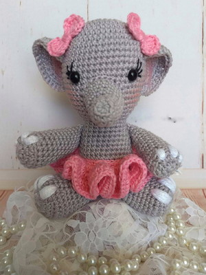 Elefanta em amigurumi