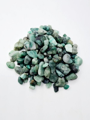 Cascalho de esmeralda bruta 100 grs artesanato 0,5 - 2,5 cm