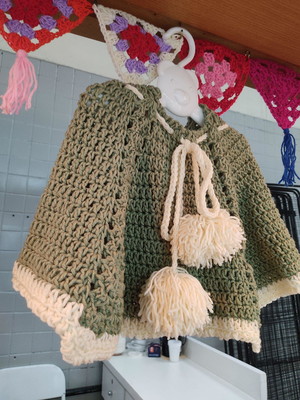 Poncho infantil com capuz 2/4 anos