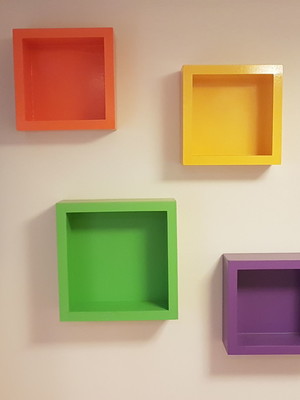 Nichos coloridos variados