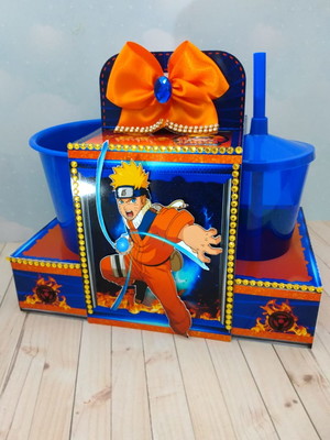 Caixa com balde de pipoca e copo naruto
