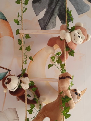 Escadinha com pelúcias quarto safari