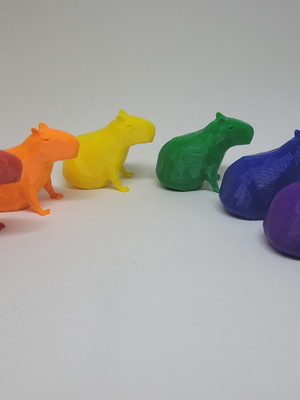 Kit 6 capivaras sentadas low poly pequena 10cm -decoração