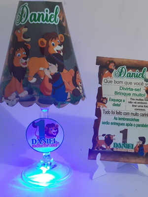 10 rei leão abajur na taça com led e plaquinha