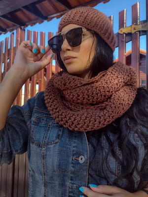 Gola e gorro em crochê