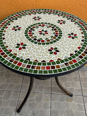 Mesa em mosaico