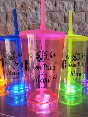Copos leds com tampas e canudos - 500ml