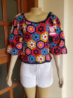 Blusa croche squares
