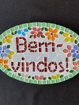 Placa bem-vindos em mosaico para apartamento