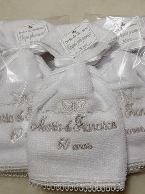 90 lembranças de bodas de diamante toalha bordada
