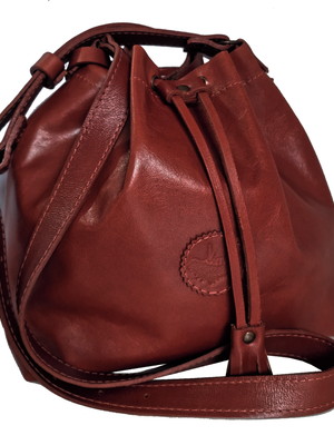 Bolsa saco bucket clássica couro legítimo marrom avermelhado